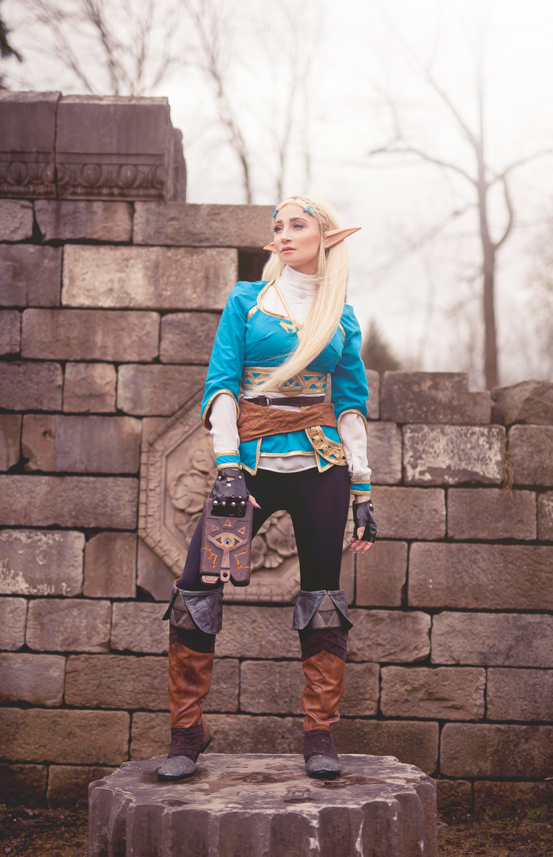 Cosplay by Holly Wolf | Photo by Novii Photography